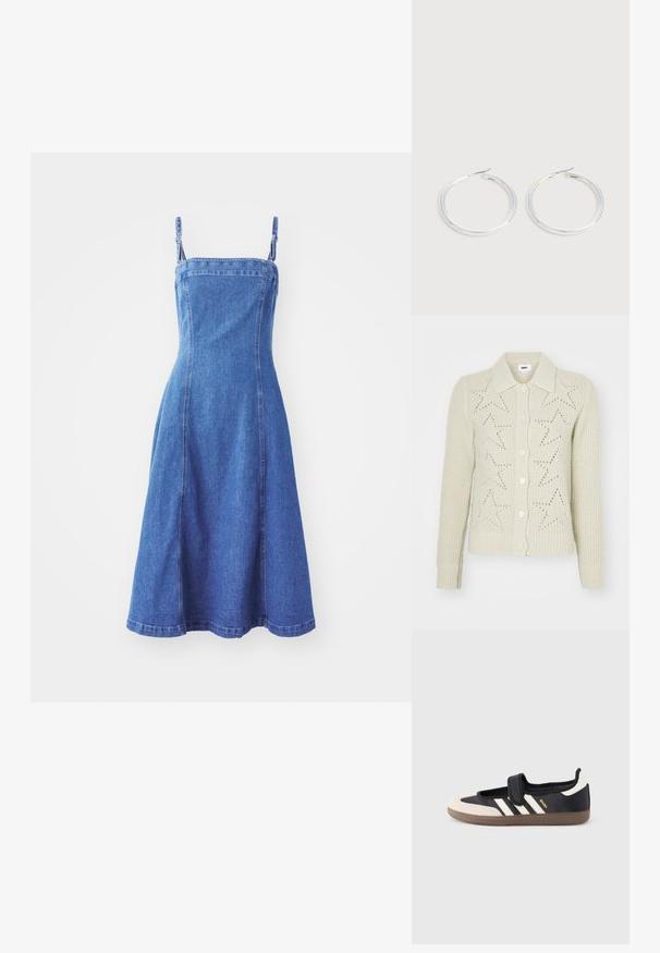 Beige strik cardigan med krave, knaplukning og stjerneudsmykning. Ribbede manchetter og kant tilføjer tekstur.; Denimkjole med tætsiddende liv, justerbare stropper, udfoldet nederdel, midt-blå farve og synlige sømdetaljer. Glat tekstur.; Sort og beige sko med velcrolukning, tre hvide striber på siden og en tekstureret brun gummisål. Mærkelogo er synligt.; Par skinnende sølvøreringe med tynde trådlåse, vist på en lys grå baggrund.
