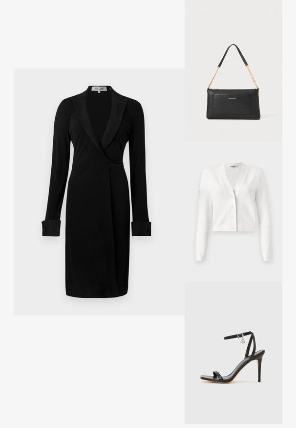 Weiße verkürzte Strickjacke mit V-Ausschnitt, Knopfleiste und gerippten Ärmeln mit Lochdetails. Weicher Stoff mit glatter Textur.; Schwarzes Wickelkleid mit langen Ärmeln, Schalkragen und geknöpften Manschetten. Hergestellt aus glattem Stoff, mit figurbetonter Silhouette und schnörkellosem Design.; Schwarze High-Heel-Sandale mit schmalem Knöchelriemen, quadratischer Zehenbox, glattem Leder und metallischem Schnallenakzent.; Schwarze Ledertasche mit einer Kieseloberfläche, goldener Kettenriemen und einer Fronttasche. Auf der Vorderseite befindet sich ein goldenes Logo.