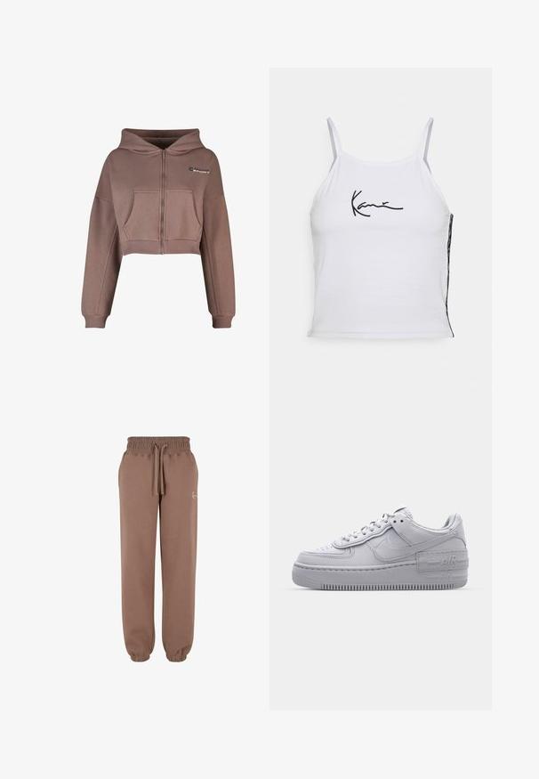 Korte, lynlås hættetrøje i afdæmpet brun stof. Har en frontlomme, ribkant forneden og matchende ribbede manchetter. Sportslogo på øverste venstre side.; Hvid ærmeløs crop top lavet af bomuld, med sort broderet tekst. Sidepanel viser et mønstret stof, der tilføjer tekstur.; Karl Kani SMALL SIGNATURE ESSENTIAL - Træningsbukser - taupe; Grå Nike Air Force 1 sneakers med perforeret tå, glat læderoverdel, tyk sål og præget 'AIR' detalje på hælen.