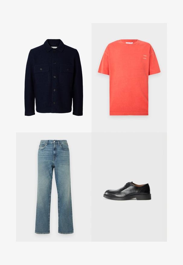 Marineblauw wollen jasje met lange mouwen, knoopsluiting aan de voorkant, twee borstzakken met kleppen en knopen, en een klassieke kraag.; Koraalrode katoenen T-shirt met korte mouwen, een ronde hals, een losse pasvorm en een klein wit "SAMSØE"-logo dat tweemaal op de linkerborst is gedrukt.; Blauwe spijkerbroek met hoge taille, rechte pijpen, knoopsluiting aan de voorkant, riemlussen en ontwerp met vijf zakken.; Zwarte leren dresschoenen met een ronde neus, een gladde afwerking, veters en een lage, gestructureerde rubberen zool. Strakke lijnen en een minimalistisch ontwerp.