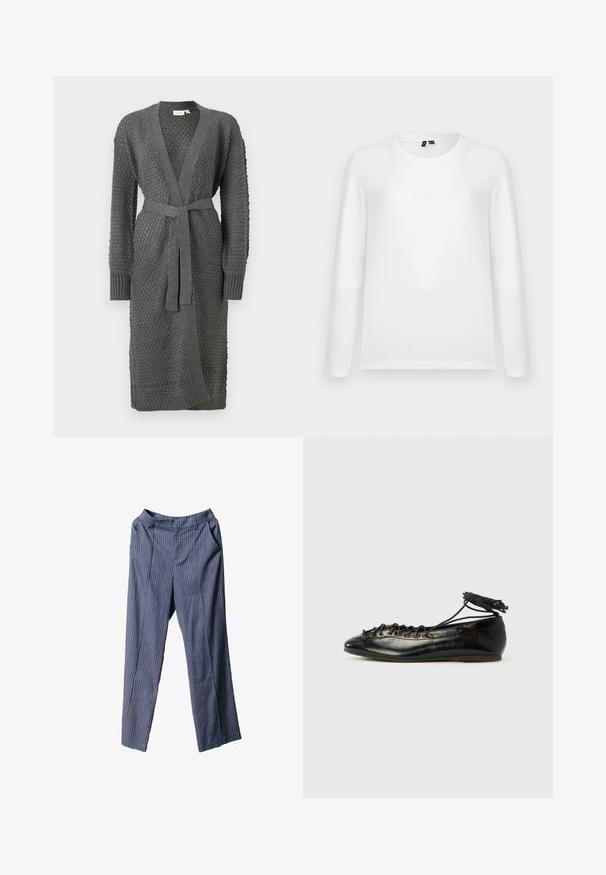 Grå strikket cardigan har et tekstureret mønster, lange ærmer, åben front og en knyttet taljebælte. Afsluttet med ribbend i ærmer og nederkant.; Lys grå baggrund med en liggende hvid langærmet t-shirt med rund hals og synlige mærker ved kraven.; Navyblå stribede bukser med afslappet pasform, elastisk talje, sidelommer og glat, let stof.; Sorte balletflade sko i laklæder med rundet tå, snørelukning og flad sål. Glat tekstur med få detaljer.