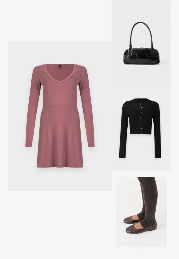 Sort cropped cardigan lavet af strikket stof, med et kabelmønster og V-hals, samt seks perleknapper ned foran.; Langærmet kjole i mauve med V-udskæring og tætsiddende overdel samt en vid nederdel. Fremstillet af blødt, strækbart stof.; Burgunderrøde patenterede læder flade sko med firkantet tådesign, parret med mørkebrune ribbede strømpers der når til midten af læggen.; Sort læderhåndtaske med rektangulær form, der har et enkelt struktureret håndtag, sølvhardware og lynlås-lukning. Glat tekstur.