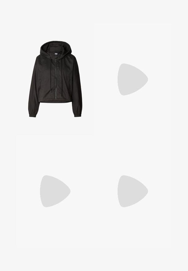 Veste légère noire à capuche avec fermeture éclair frontale, cordons de serrage, poignets élastiques et deux poches latérales, présentée sur fond blanc.; Hoodie noir avec un graphisme central représentant une illustration de style japonais d'une figure au milieu de vagues et de nuages. Cordons à la capuche.; Pantalon cargo noir à jambes larges avec ceinture élastique, poches latérales à rabat et cordons réglables à la taille et à l'ourlet.; Baskets montantes noires en suede et mesh, avec des bandes Velcro, une finition lisse et une semelle en caoutchouc texturée pour une meilleure adhérence.
