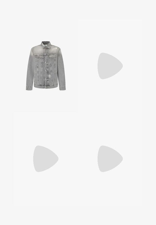 Grau denim Jacke mit klassischem Schnitt, zwei Brusttaschen, used-Look-Details, Knopfverschluss und sichtbaren Nähakzenten.; Grauer Kapuzenpullover mit einer strukturierten Druckgrafik, die "FAVELA Worldwide" und ein Adlerdesign zeigt, Kängurutasche vorne und gerippte Bündchen.; FAVELA FLARED - Loose Jeans - black; Dunkelbrauner Leder Chelsea-Stiefel mit elastischem Seitenpaneel und niedrigem Absatz, im Profil vor weißem Hintergrund gezeigt.