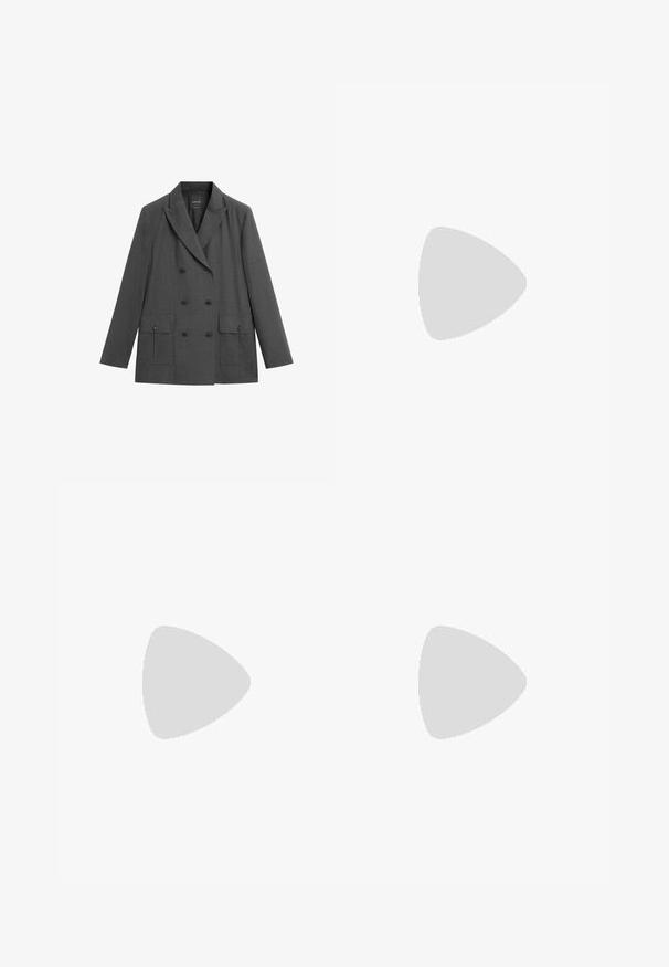 Mørkegrå dobbeltradet blazer med hakkraver, seks knapper foran og to forlommer med klapper og knapper.; Langærmet hvid skjorte med krave, skjulte knapper foran og brede manchetter, vist mod en ensfarvet hvid baggrund.; Grå uldbukser med fiskebenmønster, lige ben, opsmøgede kanter og taljebånd med bæltestropper.; Scarosso ALESSANDRA  - Loafers - black calf