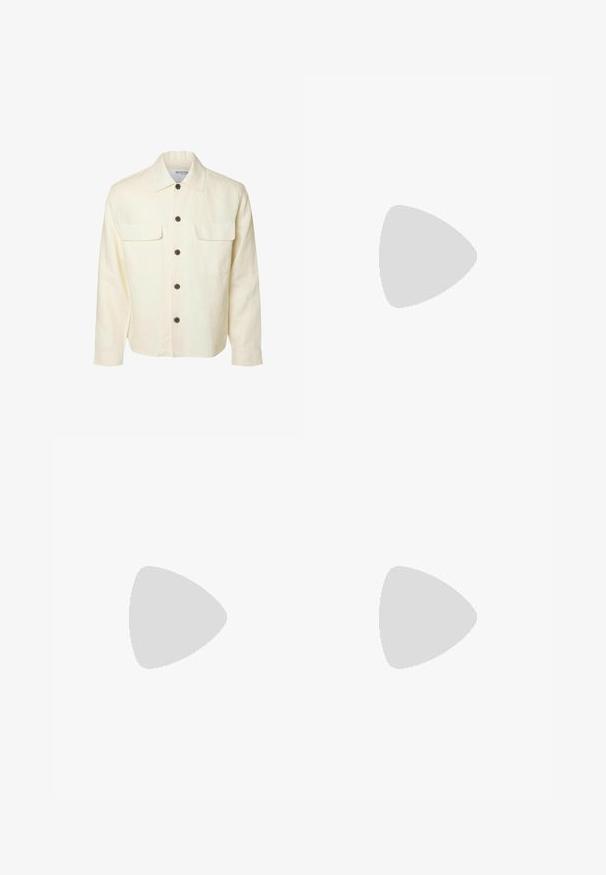 Ľanová košeľa v off-white s gombíkovým zapínaním, dvoma náprsníkovými vreckami, klasickým golierom a hnedými gombíkmi. Dlhé rukávy so zapínaním na gombíky.; Svetlo modrý bezrukávový pletený sveter s výstrihom do V, ktorý má ružový grafický dizajn s nápisom "another" a motívom rýchlosti. Pruhovaný lem.; Only & Sons ONSKENT CROPPED PANT - Nohavice chinos - limestone; Biela nízka kožená teniska s béžovou priehľadnou podrážkou, šnurovaním vpredu a minimálnymi švami, zobrazená z boku na jednoduchom pozadí.