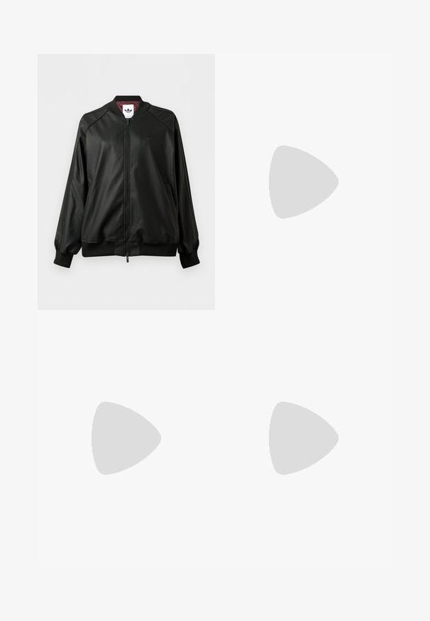 Chaqueta bomber negra con cremallera, puños y cuello de canalé, logo discreto de Adidas en el pecho y forro interior burdeos.; Camiseta deportiva negra de manga corta, con detalles blancos y cuello en V. Presenta rayas verticales y un pequeño logo en el pecho.; Pantalones negros de pierna ancha de piel sintética con cintura elástica y bolsillos laterales con cremallera, mostrados sobre un fondo blanco.; adidas Originals SUPERSTAR II W - Zapatillas - core black   cloud white   core black