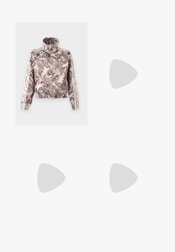 Chaqueta rosa claro con cremallera y cuello alto, con un elaborado estampado de cachemira en tonos marrones y grises, y tres franjas blancas a lo largo de las mangas.; Camiseta sin mangas color crema con tirantes finos; logotipo de Adidas en negro en el pecho. Tela suave con detalle de cordón en el dobladillo. Diseño sencillo.; Pantalones deportivos marrones con una cinturilla elástica, dos bolsillos laterales y un pequeño logo en el lado izquierdo, hechos de una tela suave.; Zapato atlético de bronce con tres rayas negras, textura suave, diseño de cordones, suela de un marrón claro en contraste con acento púrpura, estilo retro.