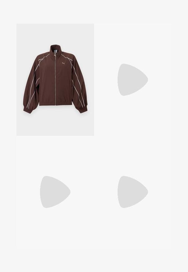 Brun Puma træningstrøje med hvid piping langs ærmerne, fuld lynlås foran, elastiske manchetter og kant samt lille gyldent Puma-logo på brystet.; Brun langærmet sweater med lodrette teksturerede striber og en hvid Puma-logo centreret på brystet mod en ensfarvet baggrund.; Sorte faux læder nederdel med en glat tekstur, der har et PUMA-logo på taljen og et lille logo på kanten.; Brune læder Mary Jane-stil sko med elastisk ryg, en rem over vristen og Puma-logo på afrundede tæer.