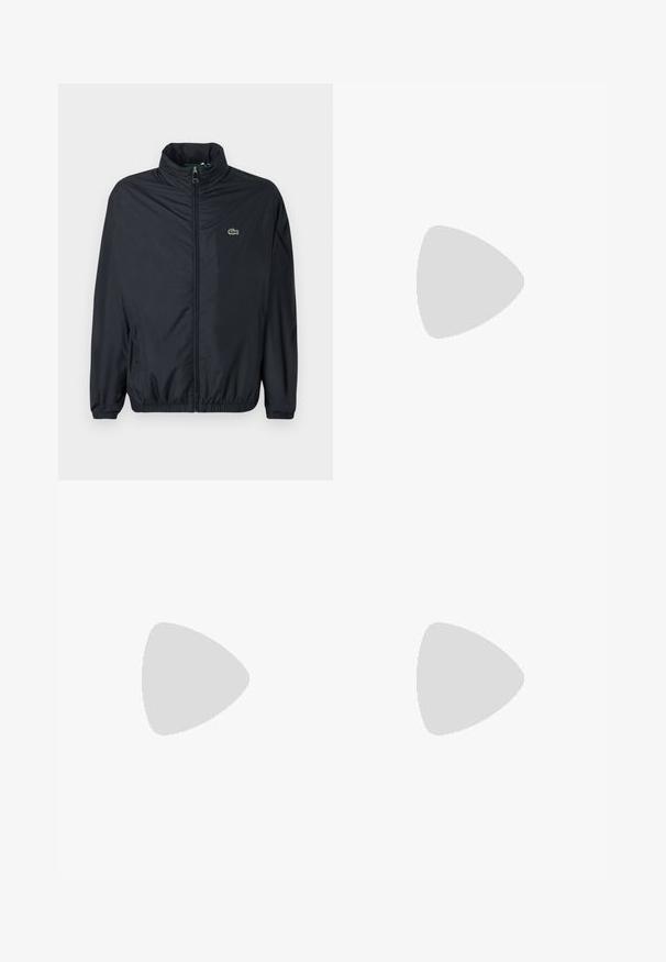 Veste coupe-vent noire avec un col montant, une fermeture éclair à l'avant et des poignets élastiques. Présente un petit logo vert sur la poitrine gauche. Matière légère.; Sweat-shirt noir à manches longues avec col rond, poignets et ourlet côtelés, arborant un petit logo discret sur la poitrine gauche.; Pantalon de sport noir avec taille élastique, jambes fuselées, bandes latérales blanches et petit logo crocodile vert sur la cuisse droite.; Sneaker en cuir noir avec bout arrondi, semelle plate et logo blanc sur le côté. Présente des lacets noirs et une finition lisse et mate.
