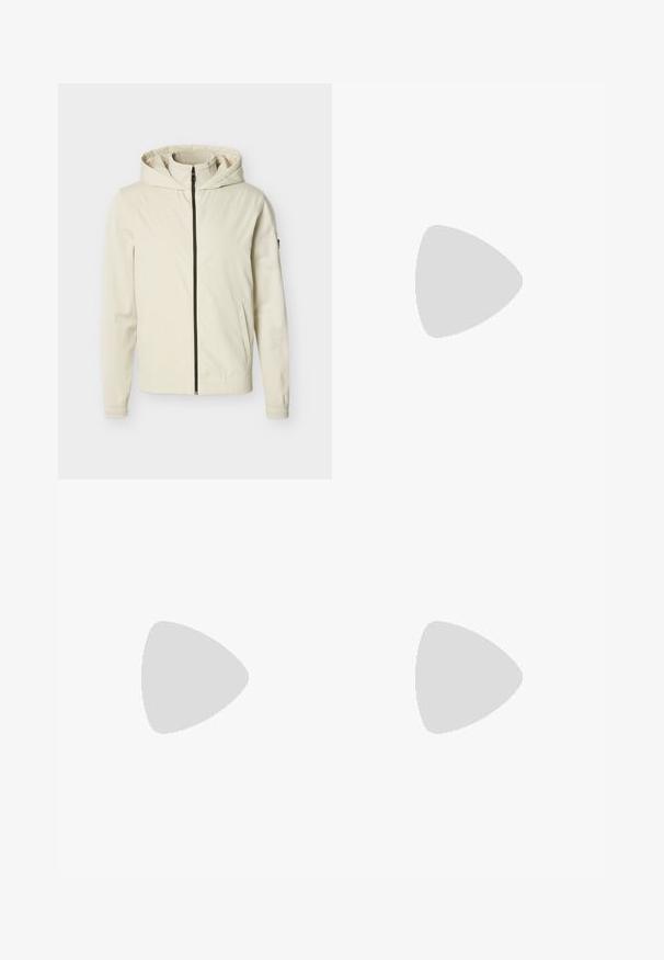 Veste à capuche de couleur crème avec fermeture éclair complète à l'avant et poches latérales, présentée sur un fond uni.; T-shirt jaune à manches courtes, col rond, avec un petit logo blanc "HUGO" sur la poitrine gauche, présenté sur un fond gris clair uni.; Jean en denim délavé foncé avec une coupe slim, doté d'une fermeture à boutons, de cinq poches, et d'un délavage subtil. Design à jambes droites avec une texture lisse.; Chaussure noire en cuir à enfiler avec semelle épaisse et petits trous de ventilation latéraux, avec un logo doré "HUGO" près du talon.