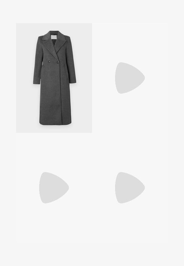 Manteau en laine mélangée gris à double boutonnage avec col cranté, deux poches latérales, et une coupe longueur genoux. Tissu texturé et accents de boutons.; Pull en tricot gris foncé, à col montant, avec des manches amples et une coupe décontractée. Texture douce avec un motif subtil sur l'ensemble.; Jeans en denim à jambes larges de couleur bleu foncé, avec une finition déchirée, fermeture à bouton et style à cinq poches. Texture lisse, détails de couture minimalistes.; Chaussure plate en cuir marron foncé avec bout pointu, doubles brides à boucles argentées, œillets métalliques et nœud décoratif à l'avant.
