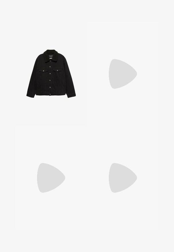 Veste en denim noir avec fermeture à boutons, deux poches poitrine, poches latérales et un col en sherpa noir.; Pull-over en maille torsadée de couleur gris foncé, avec un col rond, des épaules tombantes et un ourlet côtelé. Présente des motifs texturés sur l'ensemble.; Jean en denim noir avec une coupe décontractée, présentant des déchirures effilochées au niveau des genoux à l'avant et une taille standard avec une fermeture à bouton.; Botte de combat en cuir noir avec un haut tige, fermeture lacée à l'avant, col rembourré et semelle texturée robuste pour une meilleure adhérence. Dotée d'un capuchon de protection renforcé.