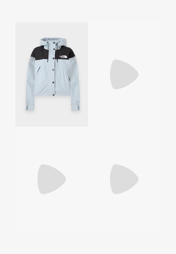 Veste imperméable bleu clair avec une partie supérieure noire, fermeture éclair et à boutons-pression, capuche ajustable et poches latérales. Marque "Dryvent".; T-shirt en coton blanc à manches courtes, col rond, avec un logo noir The North Face sur la poitrine. Design simple et épuré.; Jupe trapèze noire avec ceinture élastique et cordon de serrage ajustable, longueur genou, design uni avec poches latérales.; Baskets de sport en suède noir avec une surface texturée, un design arrondi et des semelles en caoutchouc. Elles sont dotées de lacets et de rayures horizontales sur les côtés.