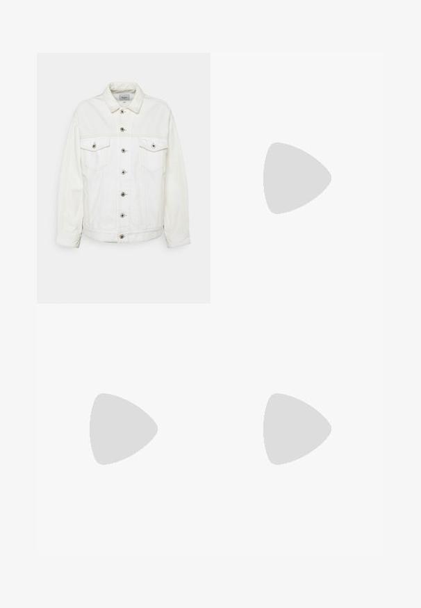 Chaqueta de mezclilla blanca con un cuello clásico, cierre frontal de botones, dos bolsillos en el pecho y detalles de costura sutil. Puños ajustables y corte recto.; Top de tirantes negro con canalé y cuello redondo, con acento de logo blanco en el pecho. La tela es suave y presenta una silueta ajustada.; Vaqueros negros de corte ajustado hechos de algodón, con bolsillos delanteros y un detalle de cremallera. Textura suave y diseño estándar de cinco bolsillos.; Botas de cuero negro hasta el tobillo con diseño de cremallera y cordones, que presentan costuras amarillas y una suela gruesa y texturizada.