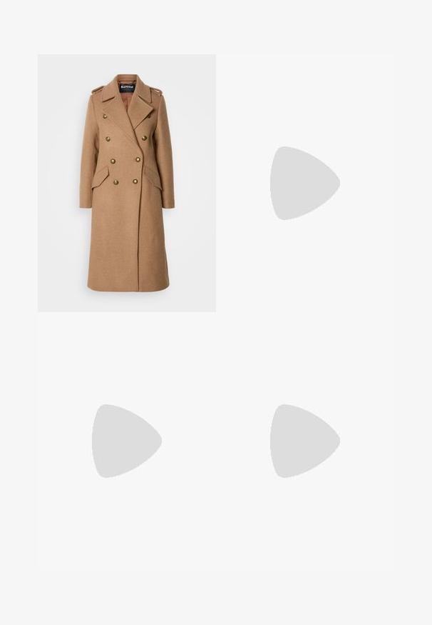 Long manteau croisé en laine mélangée marron clair, doté de boutons dorés, de revers crantés et de poches latérales. Texture lisse.; Blouse crème à manches longues avec un col montant et un grand nœud noué au cou, avec des épaules froncées et des manches à poignets.; Jupe crayon noire longueur genou avec fines rayures verticales blanches et détail de ceinture boutonnée.; Bottine marron foncé à forte brillance avec laçage devant, œillets métalliques et talon bloc sur fond blanc.