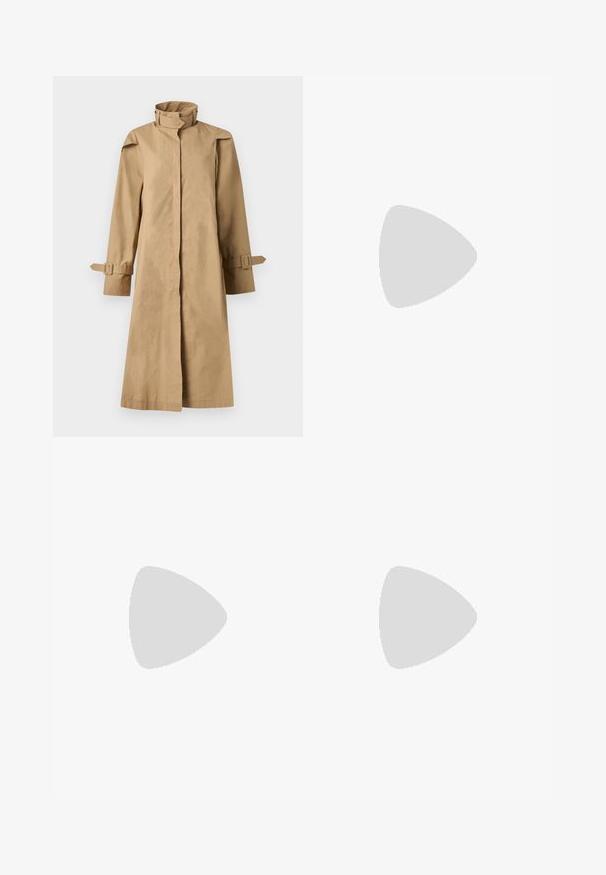 BITE Studios CHET LIGHT  - Trench - barley; Top tube blanc ajusté sans bretelles avec un décolleté droit et un tissu lisse, présenté sur un fond clair.; Pantalon beige taille haute à jambes larges avec passants de ceinture et plis devant, réalisé en tissu texturé.; Ballerines en cuir noir avec un bout rond, texture lisse, détails de couture minimalistes et design de semelle flexible.