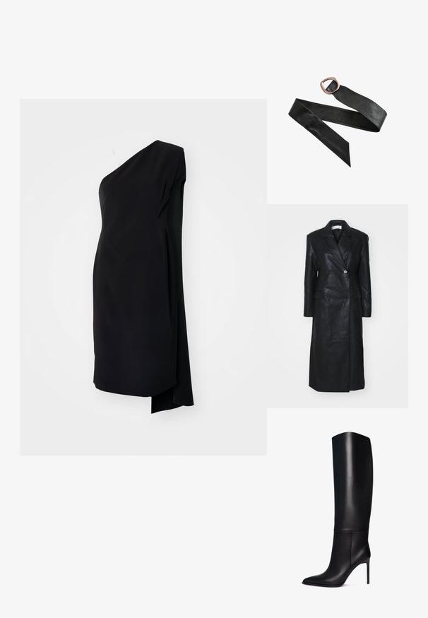 Schwarze Lederjacke mit doppeltreihigem Design, Reverskragen, Fronttaschen und einer glatten Textur. Vollständig in Länge und mit gerader Silhouette.; Schwarzes asymmetrisches Kleid mit einem Schulterträger, aus glattem Stoff, mit drapierter Gestaltung und seitlichem Schlitz für zusätzliche Details.; Knöchelhohe schwarze Leder-Stiletto-Stiefel mit spitzem Zeh. Glatte Textur, strukturiertes Design und schmaler hoher Absatz. Keine sichtbaren Beschläge oder Muster.; Schwarzer Ledergürtel mit einer großen, abgerundeten rechteckigen bronzenen Schnalle und spitzen Enden, flach auf einem weißen Hintergrund ausgelegt.