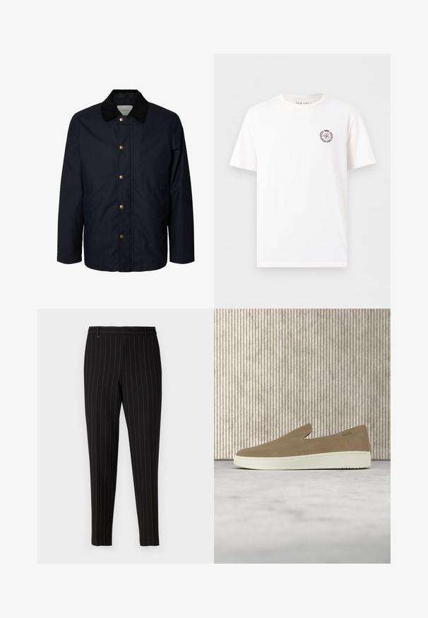 Chaqueta azul marino para hombre con cuello de pana negro y cinco botones automáticos visibles de latón en la parte delantera.; Camiseta blanca de manga corta con cuello redondo y pequeño logotipo de escudo granate en el pecho izquierdo con letras y corona de laurel.; Pantalones negros con finas rayas verticales, ajuste entallado, bolsillos frontales y trabillas para cinturón. Hechos de una tela suave y texturizada.; Zapato beige sin cordones con suela blanca, mostrado en el aire sobre una alfombra clara con muebles transparentes de color ámbar al fondo.