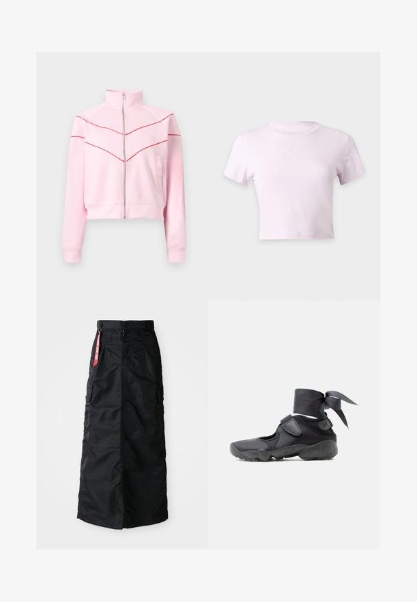 Chaqueta rosa claro con cremallera, cuello alto, franjas en forma de chevrón rojas en el pecho y las mangas, y bolsillos laterales.; Camiseta corta de Nike en rosa claro con mangas cortas y un pequeño logo blanco de Nike swoosh centrado debajo del escote.; Falda larga negra con botones y cremallera en el frente, bolsillos laterales tipo cargo y una etiqueta de tela roja "Retirar antes del vuelo" en la cinturilla.; Zapatilla deportiva negra con aberturas, correas de velcro y envoltura en el tobillo atada en un lazo, vista lateral sobre un fondo blanco.