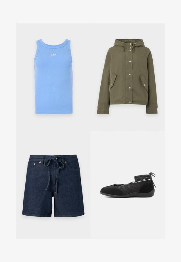 Oliven grøn hættejakke med frontknapper, snorelukning og skrå klaplommer på hver side.; Lyseblå ribbet tanktop med rund udskæring, prydet med hvid "GAP" logo på brystet. Blødt stof, ærmeløs design.; Mørkeblå denimshorts med forlommer og et stofbælte bundet i taljen, vist på en ensfarvet grå baggrund.; Sort flad sko med omviklede ankelstropper og ruskindsdetaljer, designet til sikker pasform og minimalistisk stil.