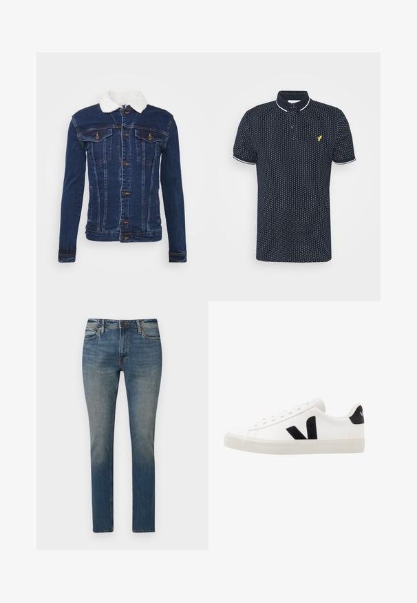 Mørkeblå denimjakke med hvid faux fur-krave, knaplukning, to brystlommer og subtile syninger.; Marineblå polo-shirt med små hvide prikker, korte ærmer, hvide accenter på kraven og ærmerne, samt et gult logo på brystet.; Blå straight-leg cowboybukser med midtstigning, lukning foran med knap og lynlås samt falmet vaskedetalje.; Hvide lædersneakers med sorte ruskindsdetaljer; har en gummisål, rund tå og klassisk snørebåndsdesign. Side logo i sort.