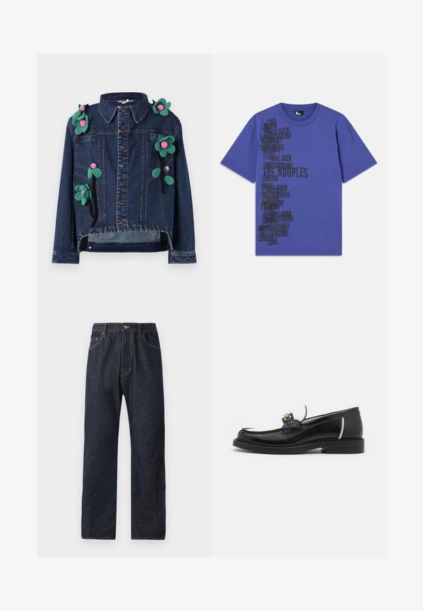 Denimjakke med frontknapper, krave og blomsterapplikationer i grøn og pink, med en cropped design og afslappet pasform.; Lilla bomulds T-shirt med sort tekst med bynavne og sætninger ordnet lodret på venstre side. Rund hals, korte ærmer.; Mørkeblå denim jeans med lige ben, der har fem lommer, diskret syning og en knaplukning i taljen.; Sort læder loafers med rund tå, hvide detaljer og guldbelagte metaldele på vamps. Har et struktureret patch og stablet hæl.