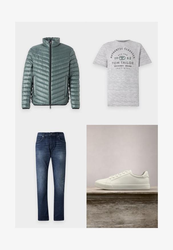 TOM TAILOR LIGHTWEIGHT JACKET - Jas - washed jasper green; Grijze heide korte mouwen t-shirt met daarop "Authentic Classics 1962" en "Tom Tailor" bedrukt in contrasterende donkergroene en zwarte tekst.; Donkerblauwe denim jeans met een rechte pijpdesign, voorzien van een vervaagde wassing, vijf zakken en zichtbare stiksels langs de naden.; Witte vetersneaker die boven een houten bank zweeft met groene bladeren op de achtergrond, waarbij het ontwerp en de textuur van de schoen worden getoond.