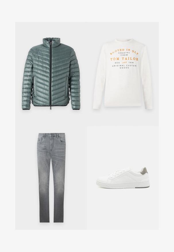 TOM TAILOR LIGHTWEIGHT JACKET - Übergangsjacke - washed jasper green; Weißes Langarmshirt mit orangefarbener und schwarzer Schrift, auf der steht: "Rooted in QLY Coastal Crew Tom Tailor Reg 1962 TRM Original Custom Goods".; Graue Jeans aus Denim mit einem ausgebleichten Design, fünf Taschen, Knopfverschluss und geradem Schnitt. Sanfte Textur mit leichtem Verschleiß an den Kanten.; Weißer Sneaker aus glattem Leder, runde Zehenpartie, minimalistisches Design, graue Fersenkante und strukturierte Gummisohle.