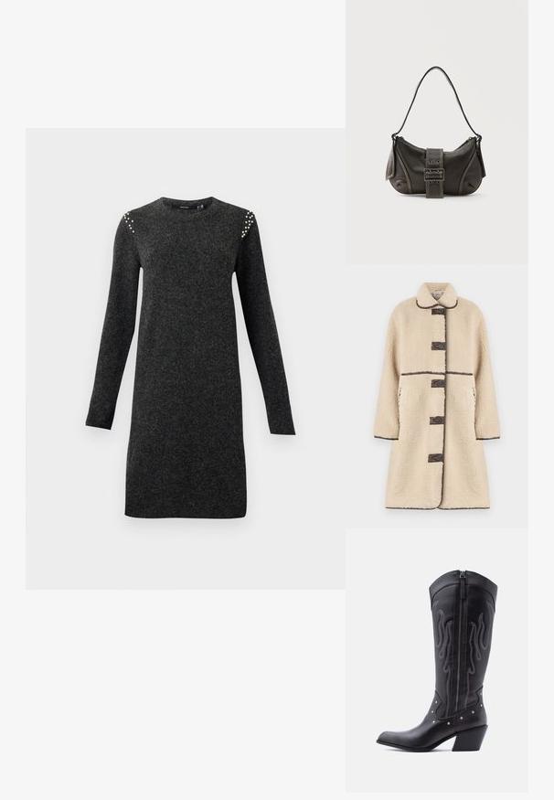 Cremefarbener Fleece-Mantel mit lässiger Passform, Knopfverschluss, braunen Akzenten und zwei Seitentaschen. Hat einen kragenförmigen Halsbereich und strukturierter Stoff.; Dunkelgraues langärmliges Strickkleid mit rundem Ausschnitt und kleinen Perlenverzierungen an den Schultern, gerader Schnitt in knielanger Länge.; Schwarze Cowboy-Stiefel aus Leder mit spitzer Zehenpartie, sichtbarer Nahtführung, silbernen Nietenakzenten und Reißverschluss auf der Innenseite.; Schwarze Leder-Schultertasche mit Schnallengurt-Detail, abgerundeten Kanten und kontrastierenden weißen Nähten auf schlichtem Hintergrund.