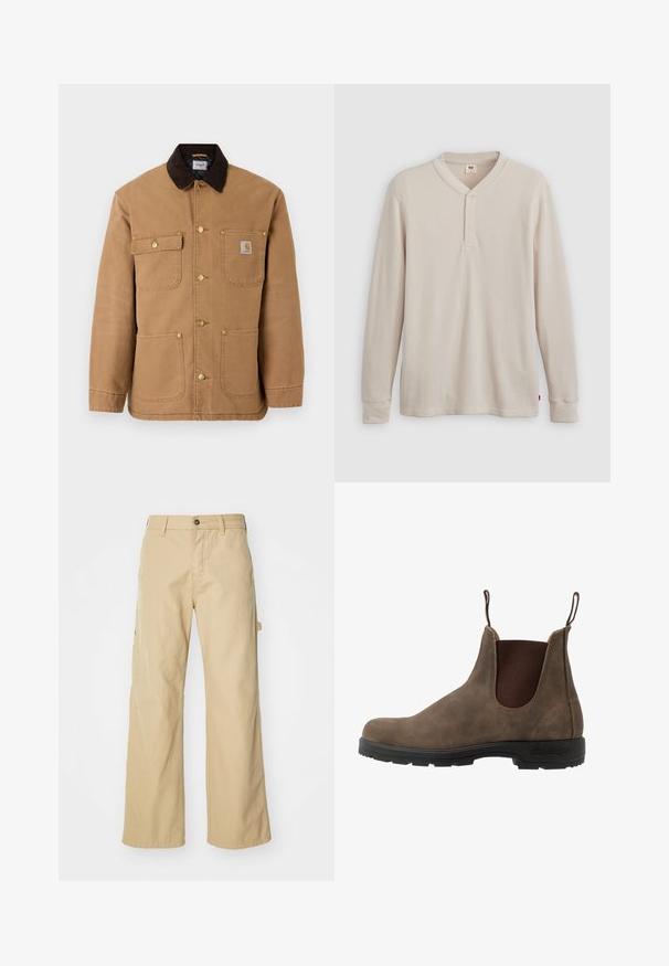 Brun lærred jakke med en mørkebrun fløjlskrave, gyldne trykknapper og flere frontlommer med et logo patch.; Langærmet henley-skjorte i lys beige ribbet stof, med V-hals, tre-knap placket og manchetter ved ærmerne. Rød logo-tags ved kanten.; Beige brede cargo bukser med knaplukning, der har sidelommer, lavet af slidstærkt bomuldsstof, glat tekstur og lige skæring.; Brune læder chelsea-støvle med elastiske sidepanelen, trækflapper og en sort gummisål med et struktureret slidbane for bedre greb.