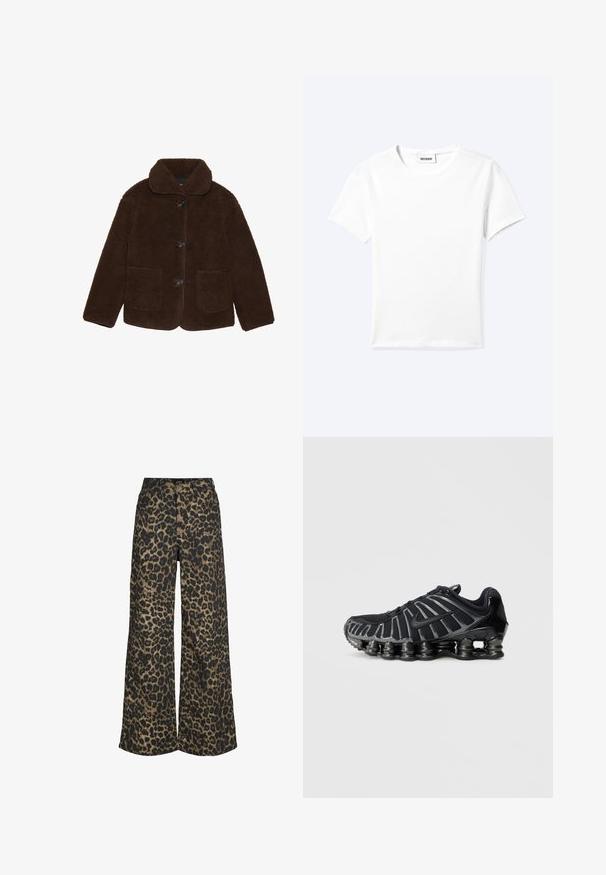 Bruine nepbontjas met een kraag, sluiting met knopen aan de voorkant en twee opgestikte zakken. Getextureerd oppervlak, geen zichtbare patronen of accenten.; Effen wit T-shirt met korte mouwen en ronde hals met een klein "WEEKDAY" label aan de binnenkant van de hals, plat neergelegd op een lichte achtergrond.; Broek met wijde pijpen en een all-over bruin-zwarte luipaardprint, met knopen en ritssluiting aan de voorkant.; Zwarte sportschoen met een gestructureerd mesh bovenwerk en een opvallende dikke zool met afgeronde segmenten. Veters en verstevigde hiel voor ondersteuning.