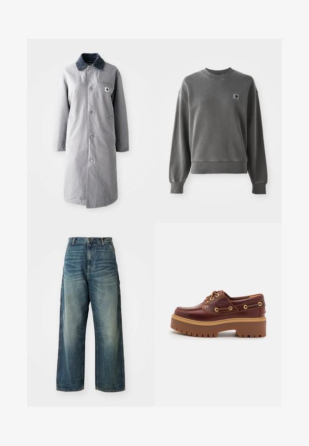 Grå lang frakke lavet af slidstærkt stof med en kord-fløjlskrage, frontknapper, to sidelommer og en brystlomme med et logo-patch.; Grå pullover sweatshirt lavet af glat bomuldsblanding, med rund hals, ribbede manchetter og et lille logopatch på venstre bryst.; Bredde ben denim jeans i en falmet blå vask. Har en knaplukning, fem lommer og synlige sømme. Materialet har en glat tekstur.; Brune læder bådsko med en kraftig brun gummisål, gyldne snørehuller og kontraststing. Har et logo på siden.