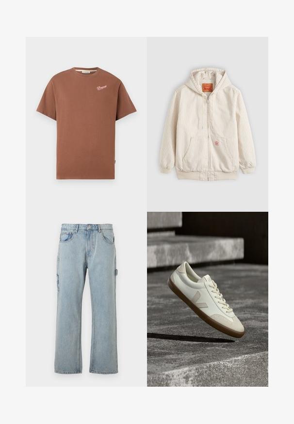 Crèmekleurige hoodie met dunne verticale strepen, ritssluiting aan de voorkant, kangoeroezak, elastische manchetten en Levi's logopatch op de borst en binnen in de kraag.; Bruine T-shirt met korte mouwen en ronde hals, met het "Pompeii" logo in witte schrijfletters op de bovenste linkerkant van de borst.; Lichtblauwe denim cargobroek met een relaxte pasvorm, voorzien van zijzakken, een rechte pijp ontwerp en zichtbare stikdetails.; Witte leren sneakers met een bruine rubberen zool, platte veters en een V-vormig accent aan de zijkant. Ze hebben een glad oppervlak en minimale stikdetails.