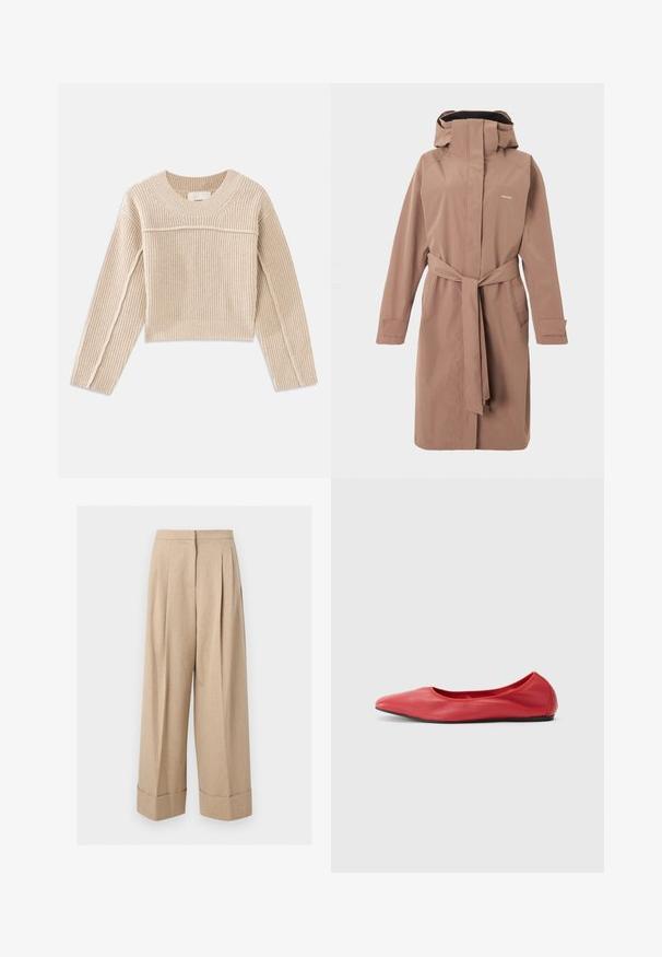 Lysebrun knælængde regnjakke med hætte, bælte i taljen, lange ærmer og skjult forlukning foran.; Beige, ribbet strikket cropped sweater med lange ærmer, en rund halsudskæring og dekorativ syning langs ærmesømmene.; Beige bukser med vide ben og høj talje, med forreste plisseringer og brede manchetter ved kanten, vist på en hvid baggrund.; Filippa K REY FLATS - Ballerinasko - bright red