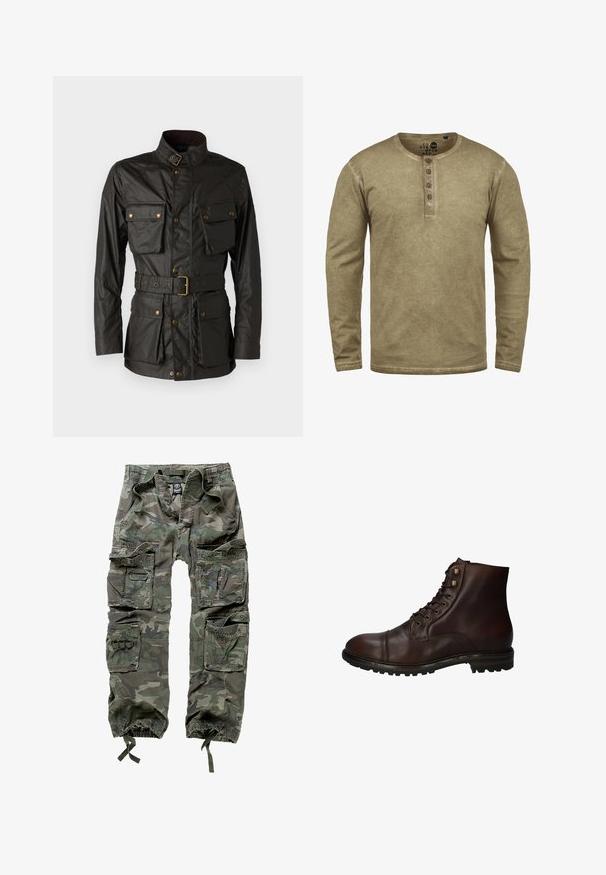Mørkegrøn voksbehandlet bomuldsjakke med høj krave, fire forlommer, belted talje og hardware i guldtoner.; Solid SDTIMUR - Langærmet T-shirt - dune; Kamuflerede cargo-bukser lavet af bomuld, med flere lommer, elastiske manchetter og en løs pasform med snøre i taljen.; Mørkebrun læder snørebånd ankelstøvle med robuste gummisål og metaløjer, set fra den ydre side.