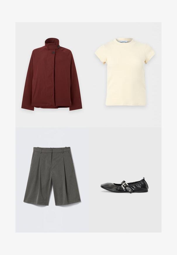 Veste rouge foncé à col montant, deux boutons noirs à l'avant et manches longues, présentée sur un fond gris clair uni.; Haut écru côtelé à manches courtes avec col rond, en tissu extensible, présenté sur un fond gris clair uni.; Shorts ajustés gris à fines rayures, longueur au genou, avec poches latérales, passants pour ceinture et plis à l'avant, posés à plat sur un fond clair.; Chaussure plate en cuir noir avec un nez pointu, des détails froncés autour de l'ouverture et un accent en boucle argentée sur la bride ajustable.