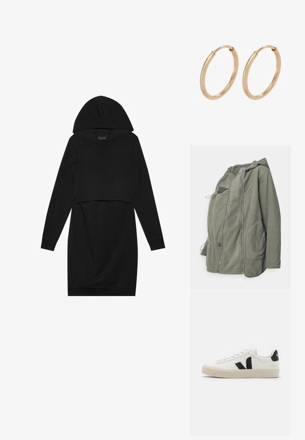 MAMALICIOUS Maternity-fleece - Fliisjakk - vetiver; Must mustriga kleit, millel on kapuuts, pikad varrukad ja lühendatud disain. Valmistatud pehmest kangast, millel on sile tekstuur ja soonikkoes mansetid.; Valge nahast teniseking, millel on must kummist V logo. Tekstuuriga heledat valget värvi tald, valged paelad ja tagakanna detail, millel on brändinimi mustas kirjas.; Kuldne rõngasõlg, millel on sile ja poleeritud viimistlus. Ümar kuju, keskmise suurusega, sisaldab turvalist kinnitussüsteemi.