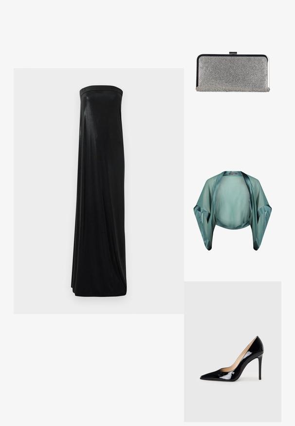Veste kimono transparente couleur sarcelle avec accents en satin, ouverture devant et larges manches. Tissu léger au toucher lisse.; Robe maxi noire sans bretelles en tissu lisse et brillant. Présente un corsage ajusté et une silhouette fluide, atteignant le sol sans embellissements.; Escarpin noir en cuir verni avec un design à bout pointu et une silhouette élégante. Présente une finition lisse et brillante ainsi qu'un talon aiguille fin.; Pochette rectangulaire argentée couverte de petits strass avec un cadre en métal noir et argenté et une fermeture à clip.