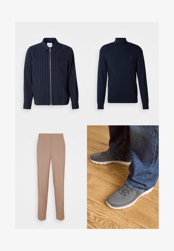 Marineblauwe jas van een katoenmix met witte verticale strepen, een kraag, een volledige rits en een borstzak. Lange mouwen met manchetten.; Scotch & Soda TURTLENECK SWEATER - Trui - insignia blue; Beige, op maat gemaakte broek van een gladde, gestructureerde stof. Rechte pasvorm met een tailleband en zonder zichtbare versieringen of zakken.; Grijze sportschoenen met een bovenwerk van gaas, witte zool en elastische veters. Gecombineerd met blauwe denim jeans, op een houten vloer.