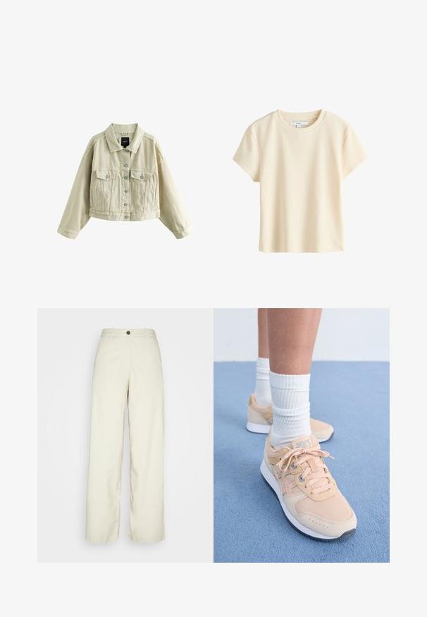 Chaqueta vaquera beige recortada con cierre de botones, dos bolsillos en el pecho con botones, bolsillos laterales con aberturas y un cuello clásico.; Camiseta de algodón acanalado de manga corta color crema con cuello redondo y etiqueta en el interior del cuello sobre fondo blanco.; Weekday ELIO - Pantalones - beige dusty light; Zapatillas deportivas en color durazno claro con parte superior de textil, suela de goma blanca y diseño con cordones. Combinadas con calcetines blancos de canalé y colocadas sobre una superficie azul.