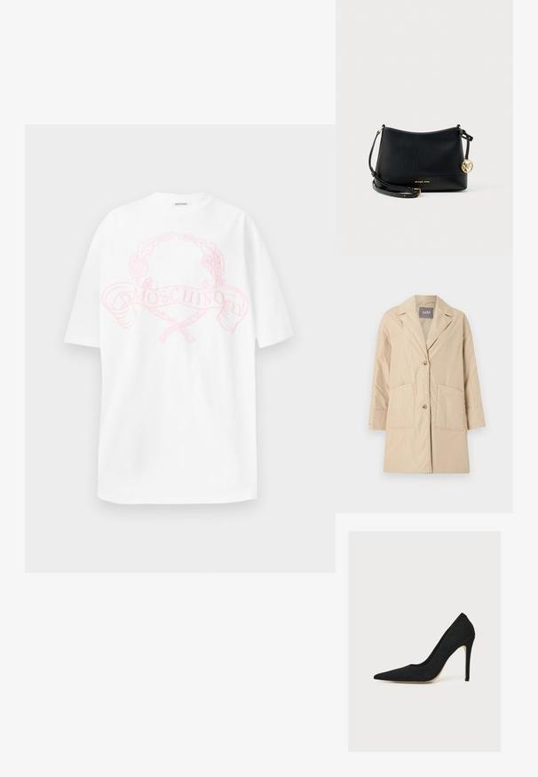 Beiger knielanger Mantel mit Reverskragen, zwei vorderen Taschen und Zweiknopfverschluss, dargestellt auf weißem Hintergrund.; Weißes Baumwoll-T-Shirt mit einem rosa Grafikelement, das einen Lorbeerkranz und den Text "MOSCHINO" in der Mitte auf der Vorderseite zeigt. Kurze Ärmel, lockere Passform.; Schwarzer, spitz zulaufender Stiletto-Pump mit dünnem Absatz, seitlich auf weißem Hintergrund fotografiert.; Schwarze Crossbody-Tasche aus strukturiertem Leder mit verstellbarem Riemen, goldfarbenem Michael Kors Logo und hängendem MK-Anhänger.