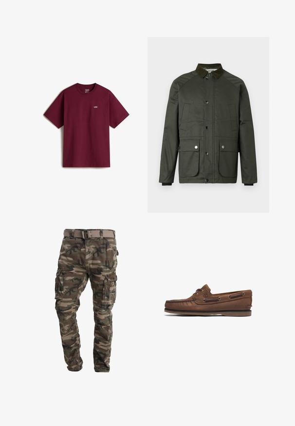 Chaqueta verde oscura con cuello de pana, botones a presión, dos bolsillos frontales y una textura suave. Presenta mangas raglán y un corte recto.; Camiseta de algodón marrón con mangas cortas, escote redondo y pequeño logo blanco de Vans en el pecho izquierdo. Textura suave, corte holgado.; Pantalones cargo con un patrón de camuflaje en tonos de verde y marrón, con múltiples bolsillos, un cinturón resistente y un corte relajado.; Zapato de barco de piel marrón con puntera cosida, diseño de cordones, ojales de metal y suela de goma. Presenta un emblema de la marca en el lateral.