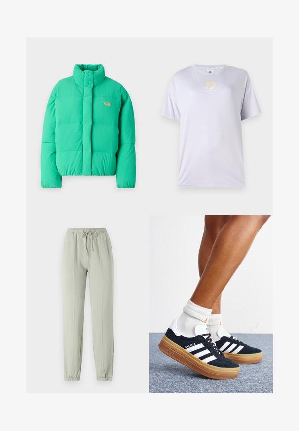 Chaqueta acolchada verde con cuello alto, cierre de botones a presión y costura horizontal. Incluye un pequeño logo en el lado izquierdo.; Camiseta de algodón lavanda claro con escote redondo, mangas cortas y un estampado gráfico dorado con palmeras en el frente.; Pantalones de chándal verde claro con un cinturón elástico, cordón ajustable y puños ajustados. Presenta detalles de costura vertical a lo largo del frente.; Piernas con calcetines blancos y zapatillas Adidas Gazelle negras con rayas blancas y suelas marrones gruesas sobre un suelo alfombrado gris.