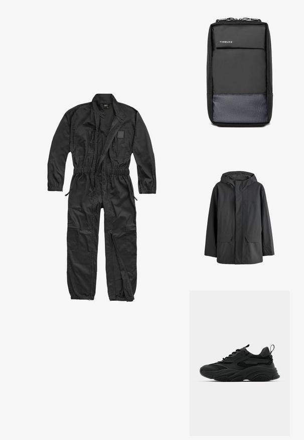 Zwarte waterdichte jas met capuchon, met een voorflap die de ritssluiting bedekt en twee grote voorzakken.; Brandit BRANDIT HERREN EINSATZKOMBI - Jumpsuit - black; Zwarte sportieve sneakers met een chunky zool, mesh panelen en rubberen accenten. Voorzien van een trekband aan de hak en gestructureerde patronen.; Zwarte nylon rugzak met een glad bovenpaneel en een gestructureerd grijs onderste gedeelte. Voorzien van een logo en verstelbare bandjes. Minimalistisch ontwerp.