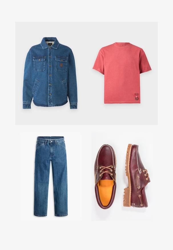 Blaue Jeansjacke mit zwei knopfgeknöpften Brusttaschen, Seitentaschen, einem Kragen und Metall-Druckknöpfen vorne.; Kurzärmeliges, ausgeblichenes rotes T-Shirt mit Rundhalsausschnitt, kleinem Markenpatch und Metallringsdetail nahe dem unteren Saum.; Blaue Jeans mit geradem Bein, Vordertaschen, Gürtelschlaufen, Metallknopf und Reißverschluss auf weißem Hintergrund.; Bordeauxfarbene Lederschuhe mit braunen Gummisohlen, runder Zehenform, weißen Nähten und goldenen Ösen. Das Innenfutter weist eine gelbe Beschichtung auf.