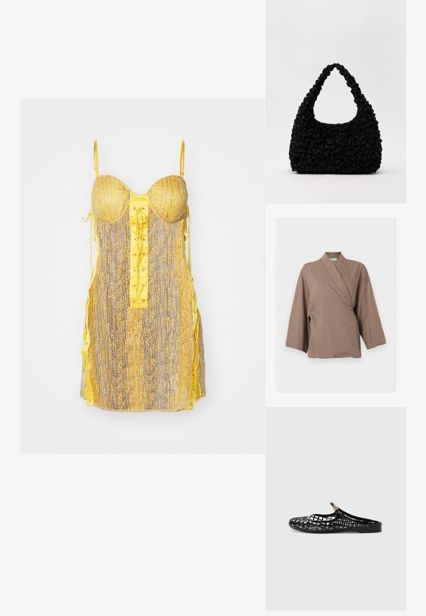Brun omslagsstil langærmet top med brede ærmer og crossover krave, vist mod en enkel hvid baggrund.; Gul og grå kjole med en tætsiddende bodice, snørelukning fortil og sidebind. Har et tekstureret mønster og tynde, justerbare stropper.; Tory Burch MELLOW MARY JANE - Slip-on sandaler - perfect black/gold; Loeffler Randall SMOCKED HOBO - Håndtasker - black