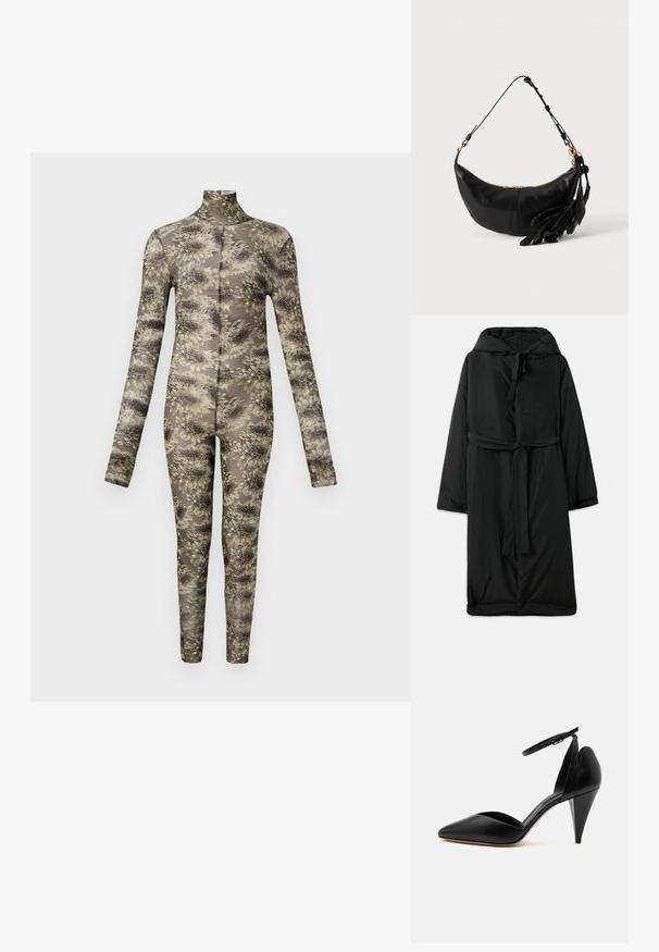 Lange zwarte gewatteerde jas met een capuchon, striksluiting en brede mouwen. Gladde textuur met een getailleerde taille en rechte zoom.; Langsleeve, aansluitende body in transparant materiaal met een bloemenpatroon in beige en donkere tinten, met een hoge hals en lange benen.; Zwarte leren pump met spitse neus, enkelriem en kegelvormige hak op een witte achtergrond.; Zwarte leren schoudertas in halve maanvorm met verstelbare band, gouden ritssluiting en decoratieve leren bladvormige kwastjes aan één kant.
