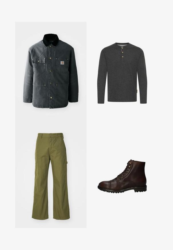 Dunkelgraue Segeltuchjacke mit einem schwarzen Cordkragen, Messing-Druckknöpfen und zwei Brusttaschen mit einem Logo-Patch. Angenehme Textur.; Dunkelgraues Langarmshirt aus weichem Material, mit einem Henley-Ausschnitt und drei Holzknöpfen sowie einem Seitenschild.; Olivgrüne, weite Hosen aus strapazierfähigem Material, mit Knopfverschluss, seitlichen Taschen und einem geraden Saumdesign.; Dunkelbraune Leder Schnürstiefelette mit robustem Gummisohlen und Metallösen, von der Außenseite betrachtet.