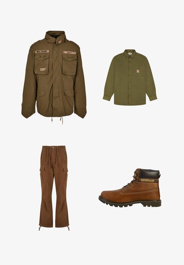Olivengrøn M65 jakke med ståkrave, to brystlommer, justerbar talje-snører og broderede lapper på skuldrene.; Wrangler LOOSE FIT - Skjorter - beech; Brune cargobukser med elastik i taljen, snoredetaljer, to sidelommer og bredere ben med justerbare kantbånd.; Brune læderarbejdssko med høj ankel, robust sål, metaløjer og en mørkebrun polstret krave. Har "Caterpillar"-branding.